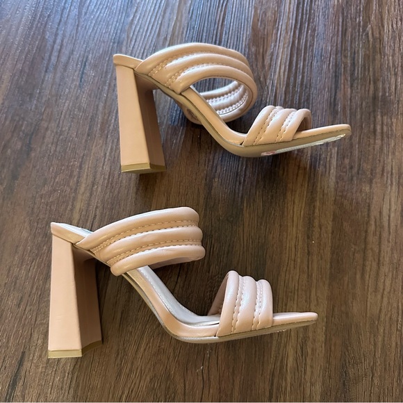 Steve Madden Tahani Nude Block Heel Size 7.5 - Picture 3 of 10